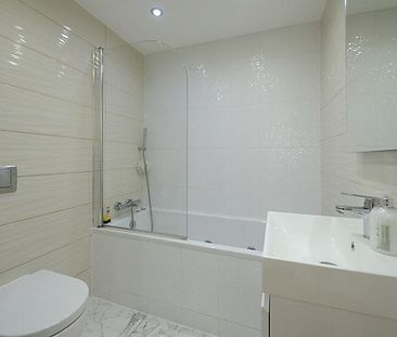 4 bedroom semi-detached house to rent - Photo 4