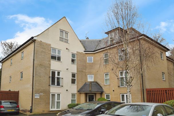 Lindoe Close, SO15 - Photo 1