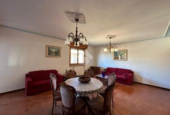 Porzione di bifamiliare in affitto