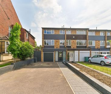 4 bedroom end of terrace house to rent - Photo 5