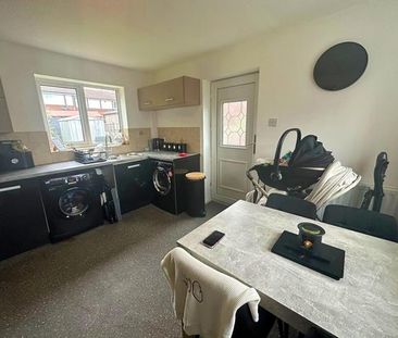 2 bedroom semi-detached house to rent - Photo 5