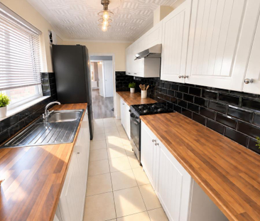 2 bedroom terraced house to rent - Photo 4