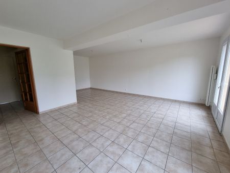 Maison de campagne - T4 96 m² - Yevres - Photo 2