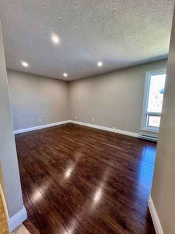 For Lease - 62 Bloor Street Unit# 1, Oshawa, Ontario - Photo 3