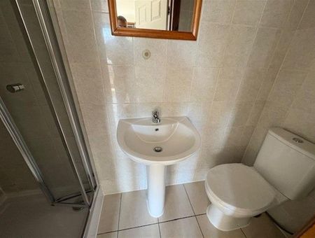 Flat , - Biscot Road, Luton - Photo 5