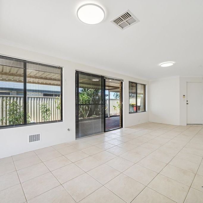 Freshly Updated Home Offering Comfort and Convenience in Orelia - Photo 1