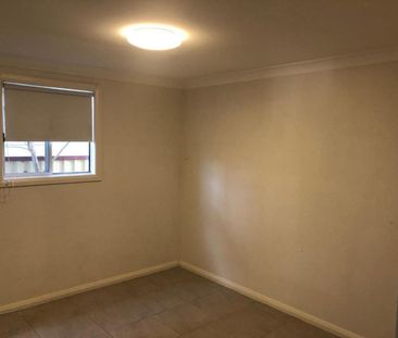 Cozy Two-Bedroom unit in Quiet Cambridge Park Location - Photo 2