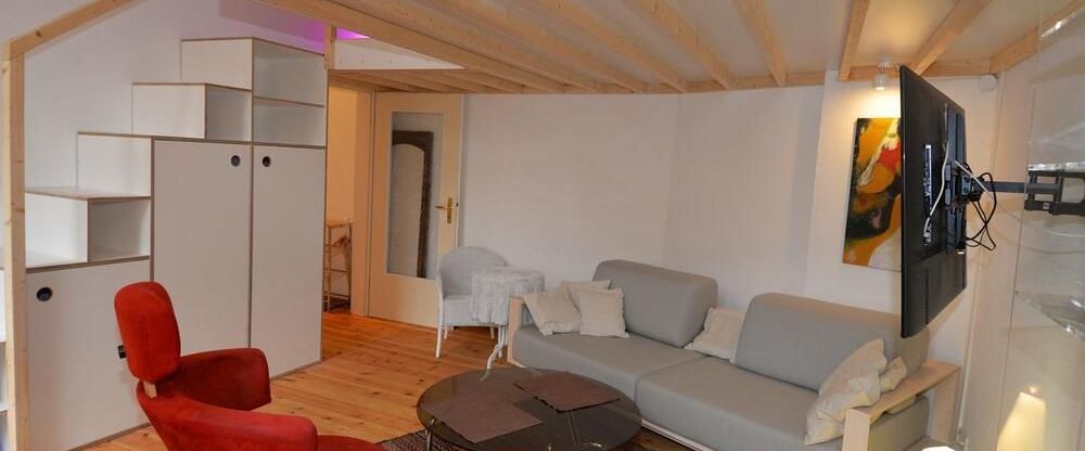 Gemütliche Ein-Zimmer Altbauwohnung mit Balkon in Berlin Mitte, Nähe Oranienburger Tor, möbliert - Foto 1