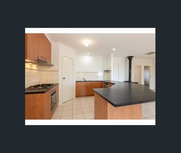 SPACIOUS FAMILY LIVING - Photo 6