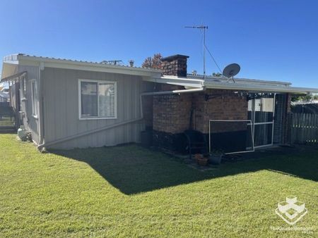 2 Bedroom 1 Bathroom Walking Distance to Hospital - Photo 5