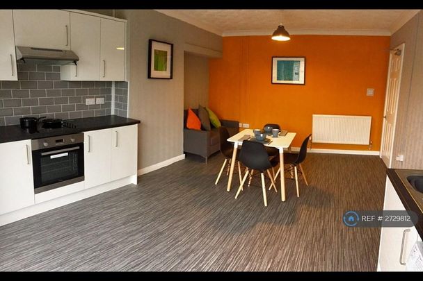 1 bedroom in a house share to rent - Photo 1