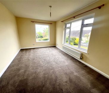 Maclins Close, South Molton, Devon, EX36 - Photo 2