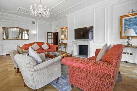 Cumberland House Kensington High Street, Kensington, W8 - Photo 3