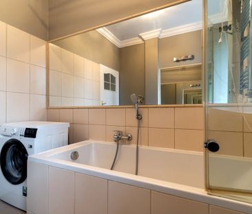 Metro, kamienica, po malowaniu - Photo 2