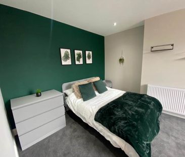 Haddon Avenue (Room 2), Burley, Leeds - Photo 1
