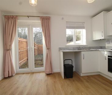 2 bedroom semi-detached house to rent - Photo 6
