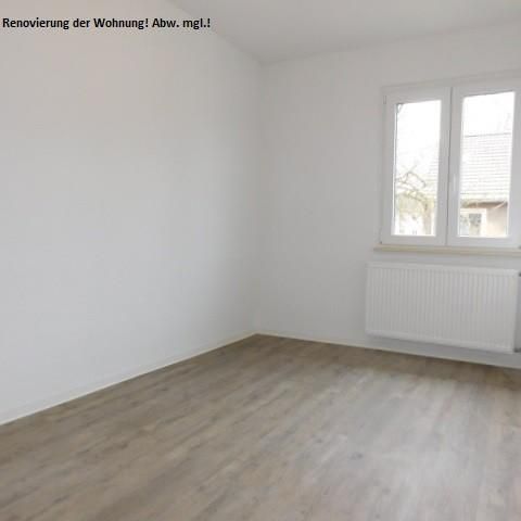 Sehr schöne 2-Zimmerwohnung mit Laminat, neuen Fenstern und modernisiertem Bad... - Photo 1