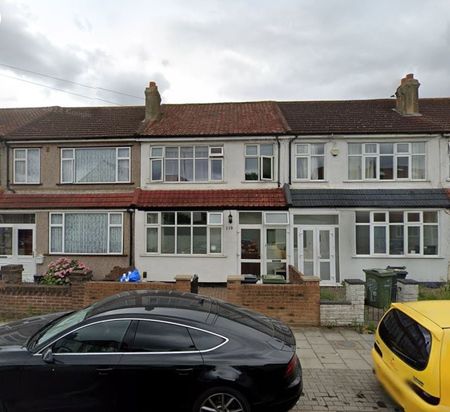 Studio Flat, Fieldend Road, SW16 - Photo 2