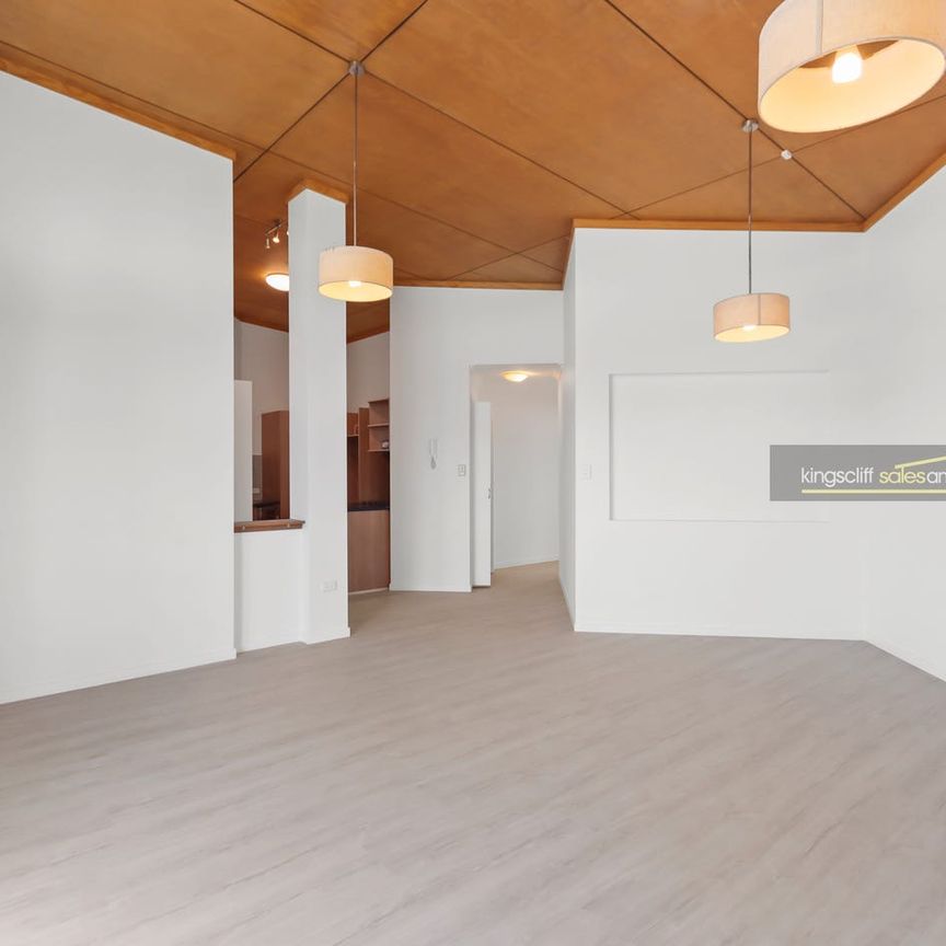 2br Apartment with Ocean Views and Pool - Photo 1