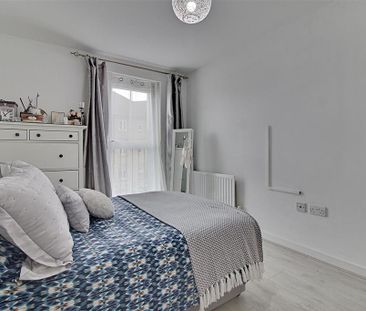 2 bedroom flat to rent - Photo 6