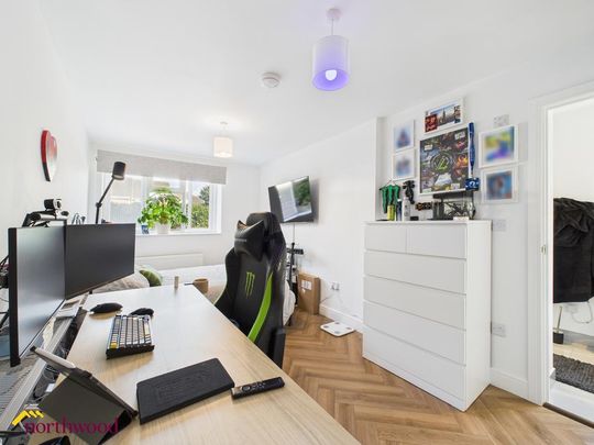 1 bedroom in a house share to rent - Photo 1