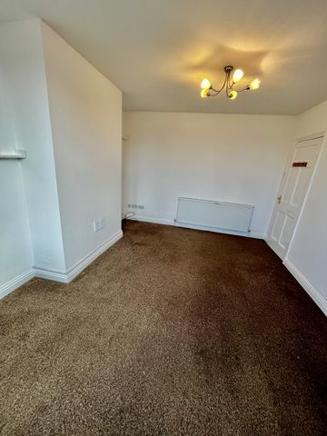 One bedroom ground floor flat - Photo 3