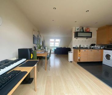 2 bedroom apartment to rent - Photo 4