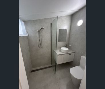 🏡✨ Room for Rent – Private Bathroom & Wardrobe | Electricity & WiFi... - Photo 4