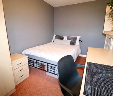 4 bedroom flat to rent - Photo 6