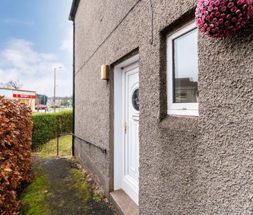 2 bedroom ground floor flat to rent - Photo 6