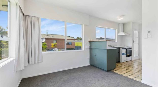 Delightful 3 Bedroom Home on Big Sunny Lawn! - Photo 1