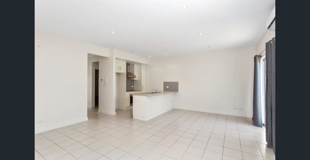 WALK TO RESTAURANTS AND BEACH - Photo 1