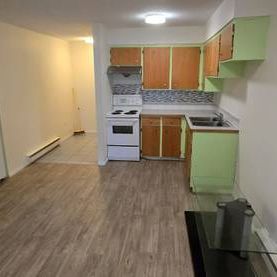 Newly Renovated-2Br1Ba Apartment Squamish Downtown - Photo 1