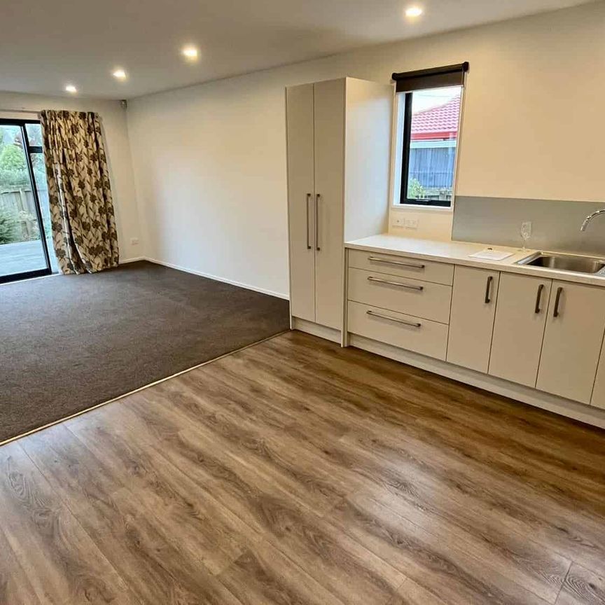 3 Bedroom Townhouse - Photo 1