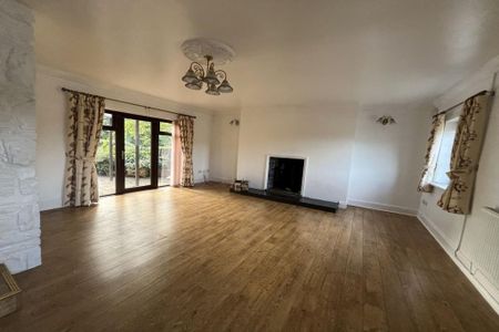 4 bedroom detached house to rent - Photo 2