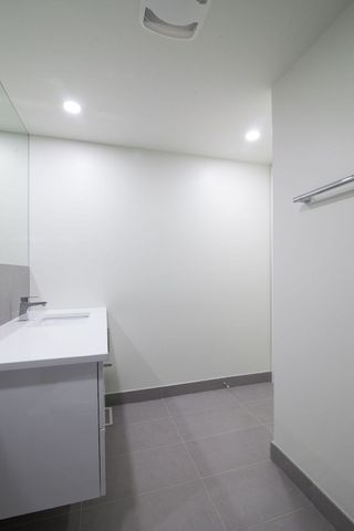 St. Lambert - Photo 2