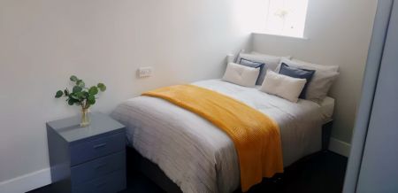 En-Suite Room - Photo 2