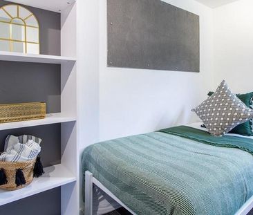 1 bedroom in a flat share to rent - Photo 4