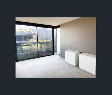 Unfurnished studio in Central Park East - Photo 1