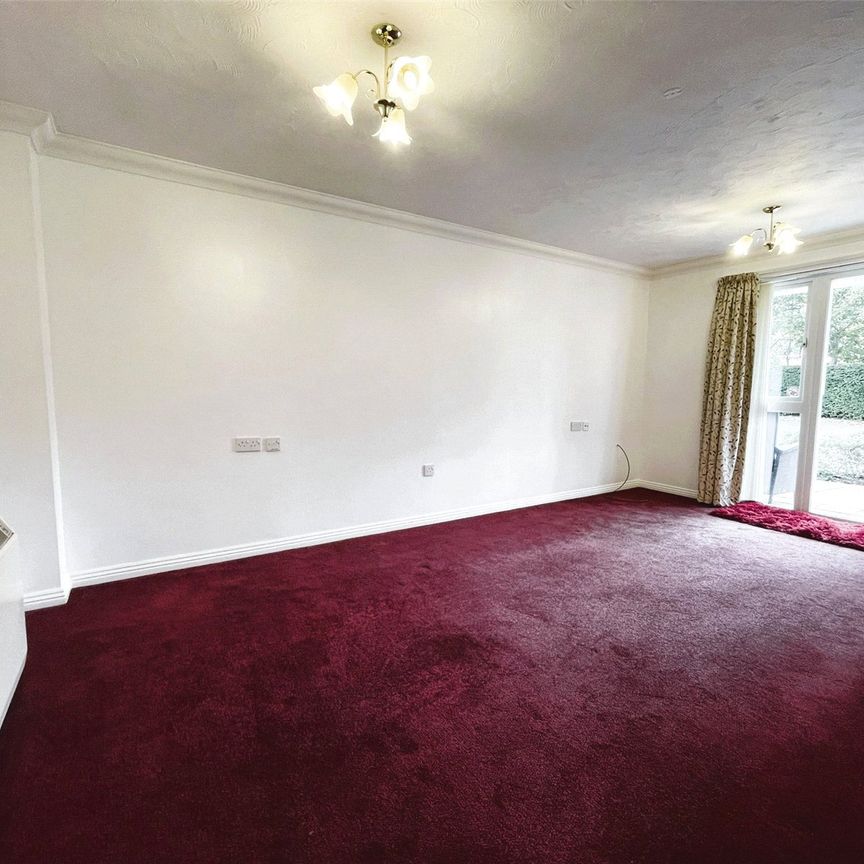 Victoria Road, Farnborough, Hampshire, GU14 - Photo 1