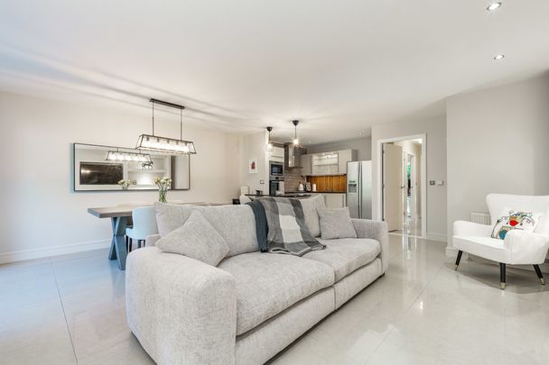 Brennanstown Square, Cabinteely, Dublin 18, D18 F903 - Photo 1