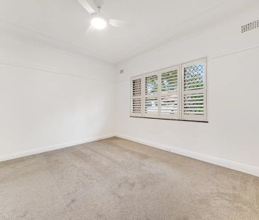 Beautifully Renovated Family Home in a Tranquil Tree-Lined Street - Photo 4