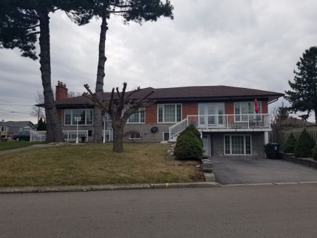 For Lease - 84 Denbigh Crescent, Toronto, Ontario - Photo 2