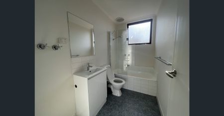 BRIGHT TOP FLOOR LOOKING OVER PRINCES PARK - Photo 2