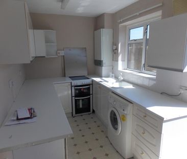 2 bedroom semi-detached bungalow to rent - Photo 6