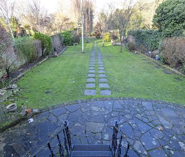 An impressive seven bedroom Grade II listed house on Richmond Green... - Photo 5