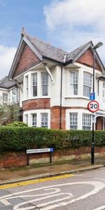 2 bedroom located only a short walk to Crouch End Broadway - Photo 3