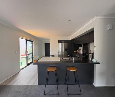 Top Tier in Te Kaarearea - Photo 1