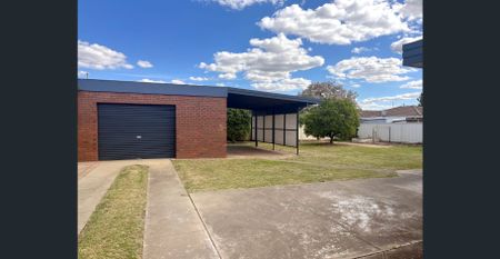 Spacious Family Home with Extras in Prime Location! - Photo 3