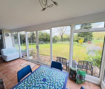 2 bedroom bungalow to rent - Photo 1